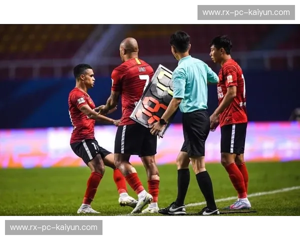 蓝魔雄风，铿锵玫瑰：申花vs辽宁集锦，重燃足球激情！